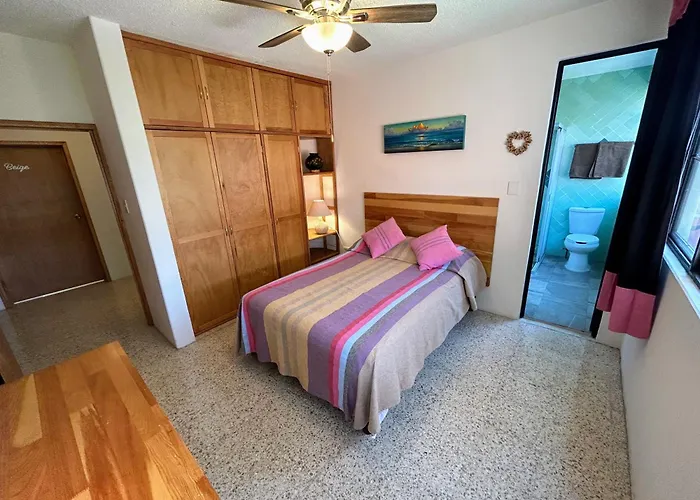 Casa De Las Palmas Guest House